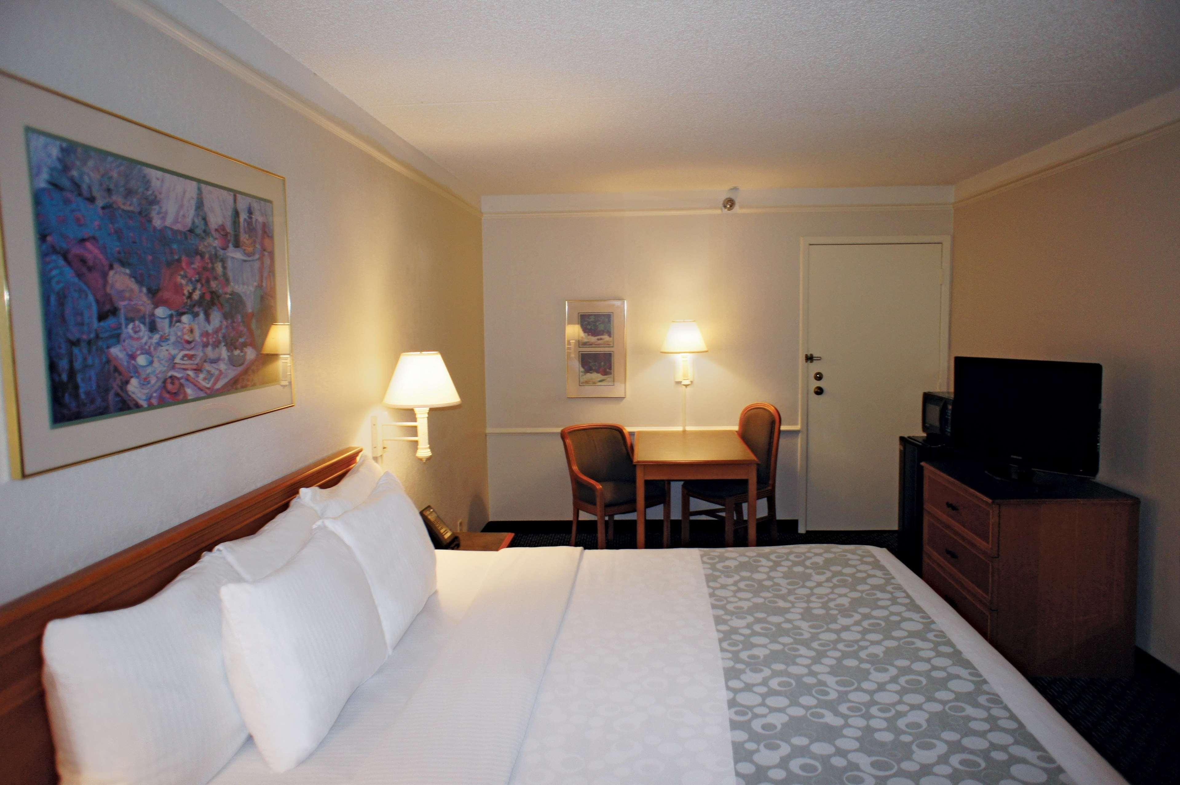 La Quinta Inn By Wyndham Tampa Bay Pinellas Park Clearwater Exterior photo
