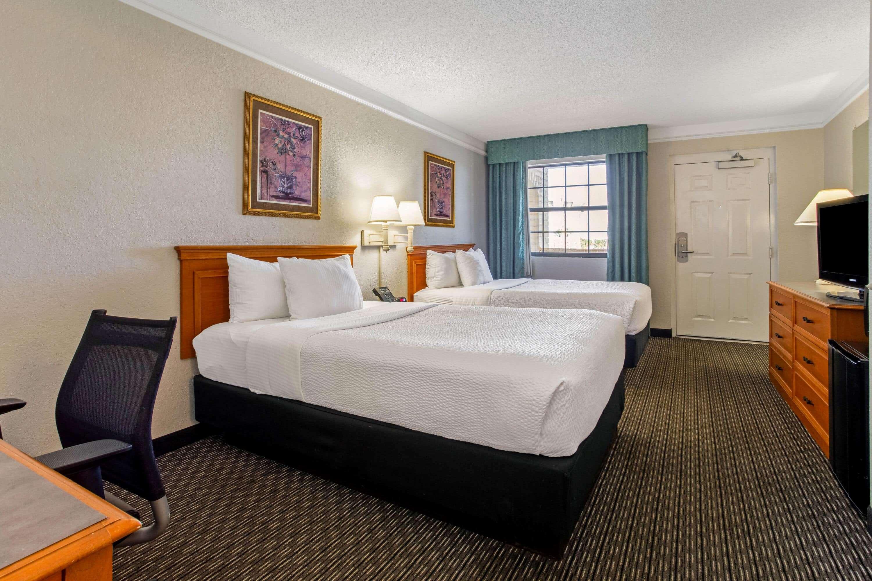 La Quinta Inn By Wyndham Tampa Bay Pinellas Park Clearwater Exterior photo